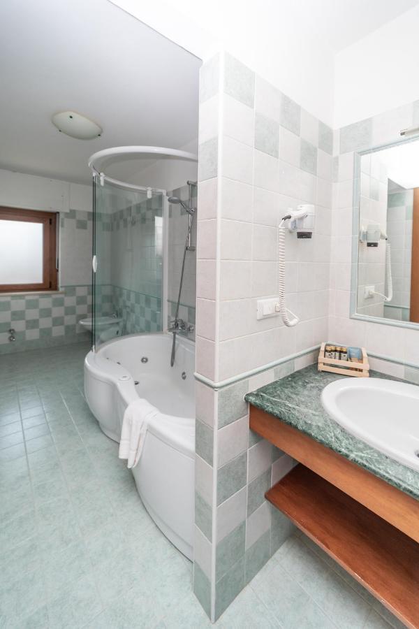 Hotel Gran Baita Oulx المظهر الخارجي الصورة